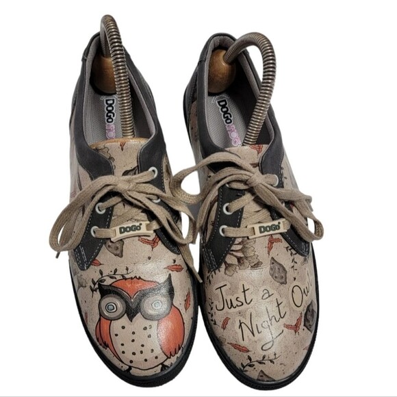 DoGo women vegan leather sneaker size 9 night owl design - Picture 6 of 14